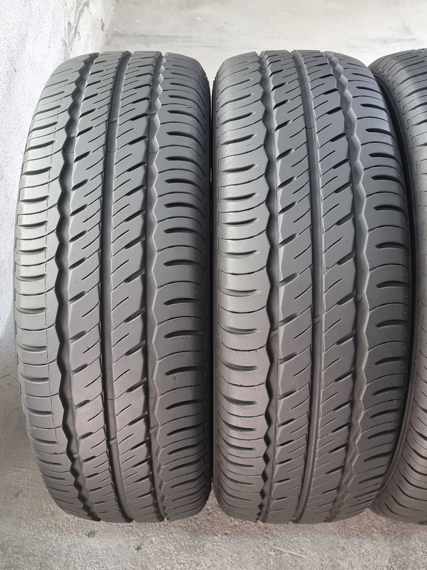 "Dot 23-24" 215/65/16 C Laufenn 4Броя: 420лв 8мм Като Нови