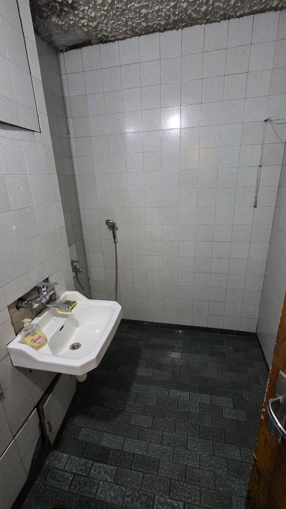 Продава се Тристаен апартамент в София, Връбница 1 - 84 кв.м за 2012 €/кв.м - Снимка #10