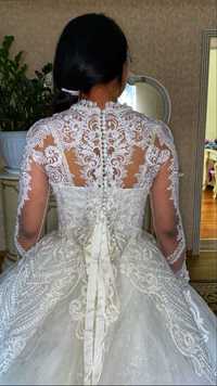 Продаеться свадьбеная платье 44-46 размер