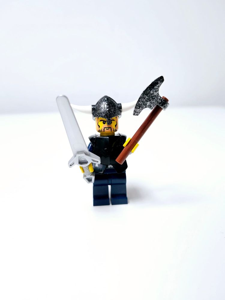 Lego Vikings 7015 - Viking Warrior challenges the Fenris Wolf (2005)
