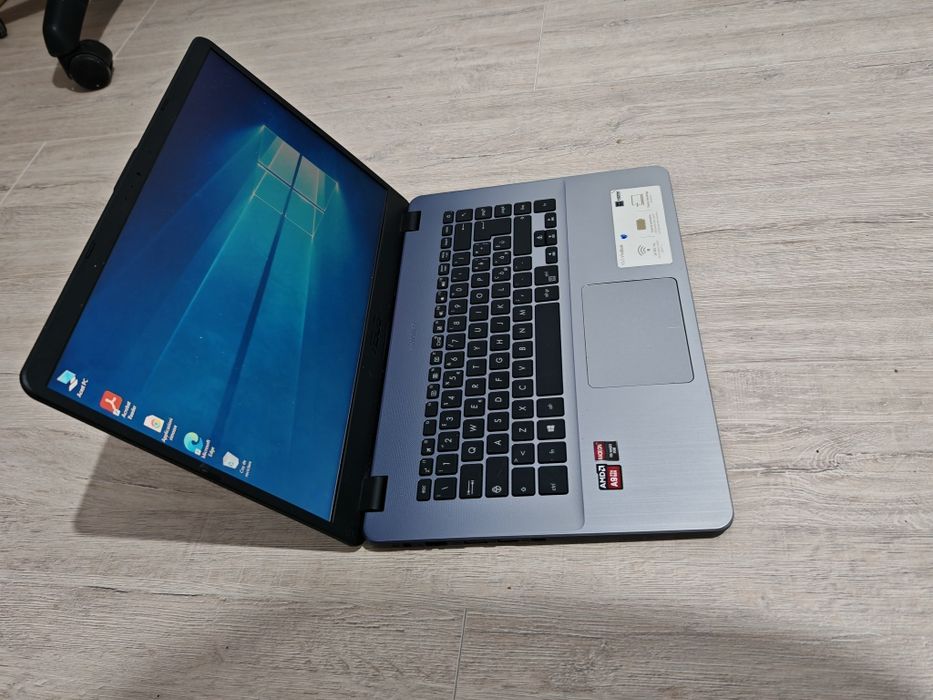 Asus VivoBook X505B