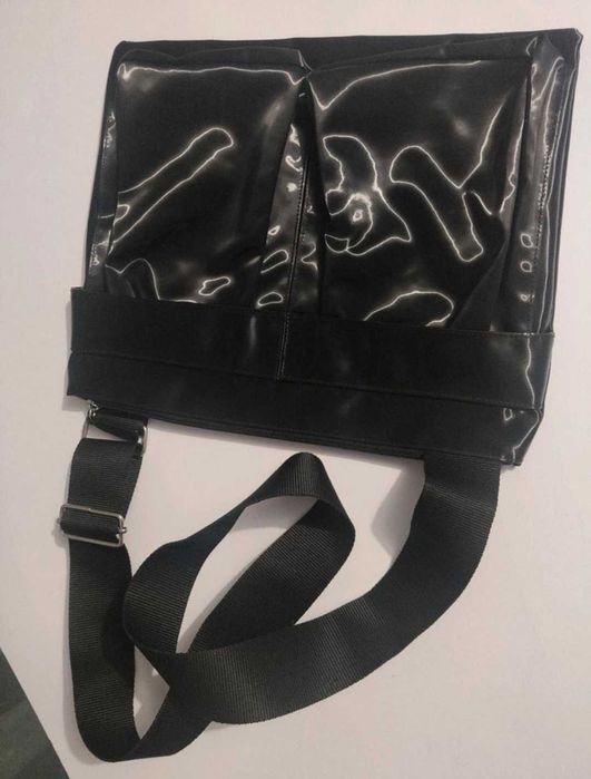 Geantă damă (material lucios)