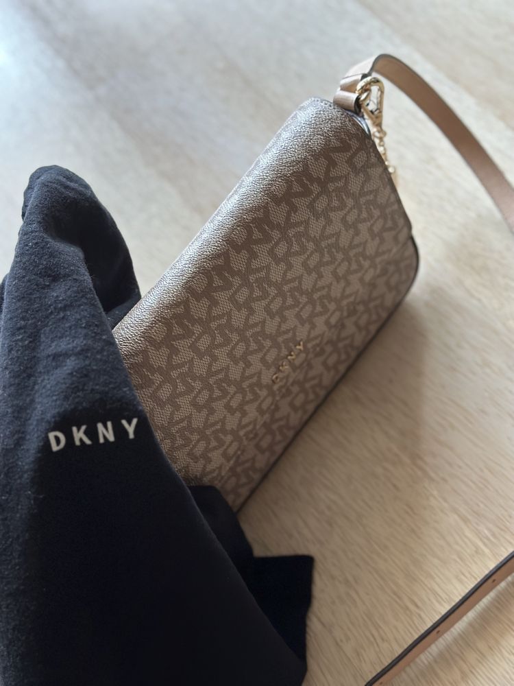 Оригинална чанта DKNY