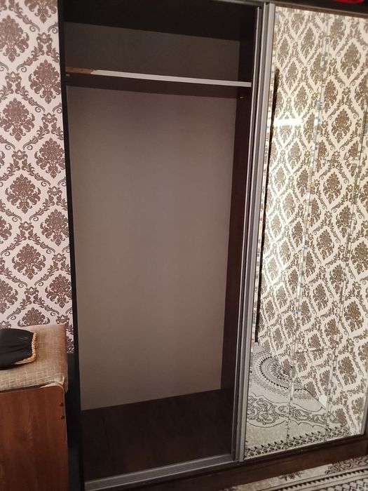 Yotoqxona uchun mebl shkaf