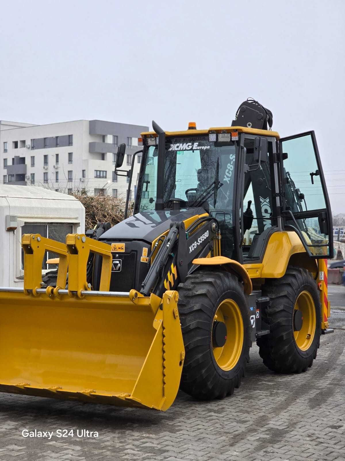 Buldoexcavator cu roti egale XCMG , XC8-S3580 , 10 tone , ( Nou-Stoc)