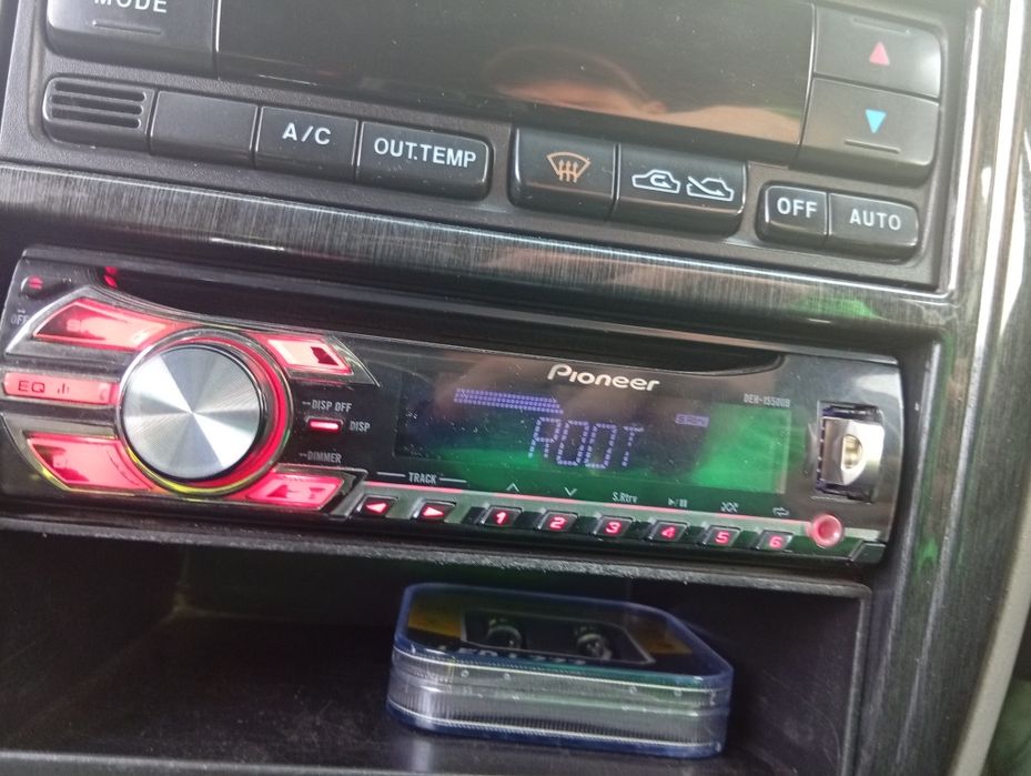 Продам магнитолу Pioneer