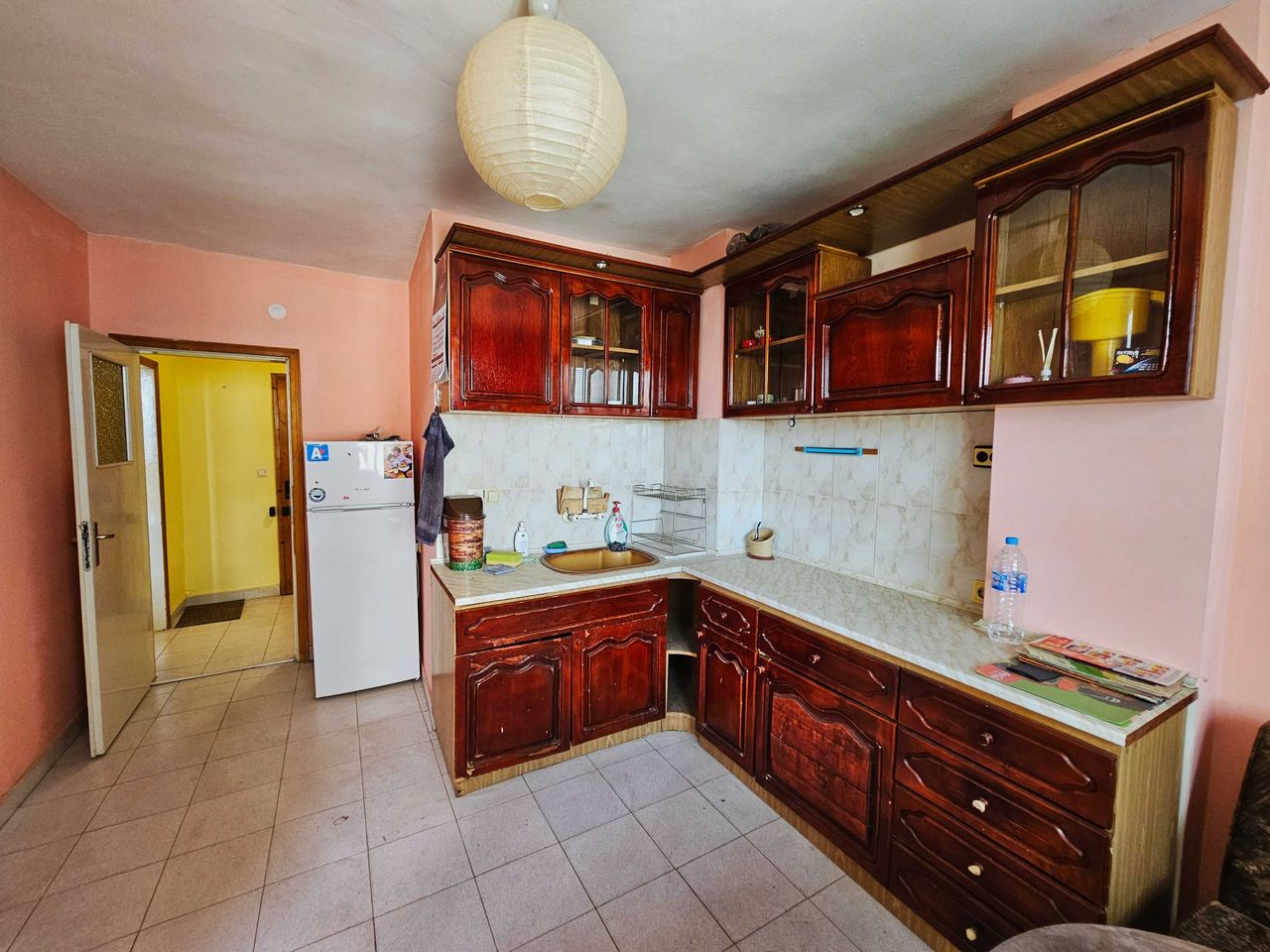 Продава се Тристаен апартамент в Велико Търново, Център - 91 кв.м за 1077 €/кв.м - Снимка #1