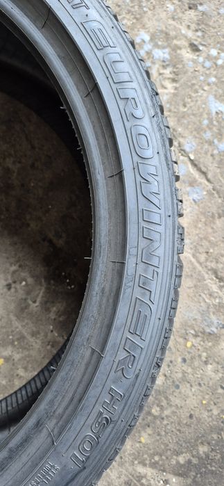 2 anvelope iarna runflat ca si noi Falken 275/35/21.Pretul este pe buc
