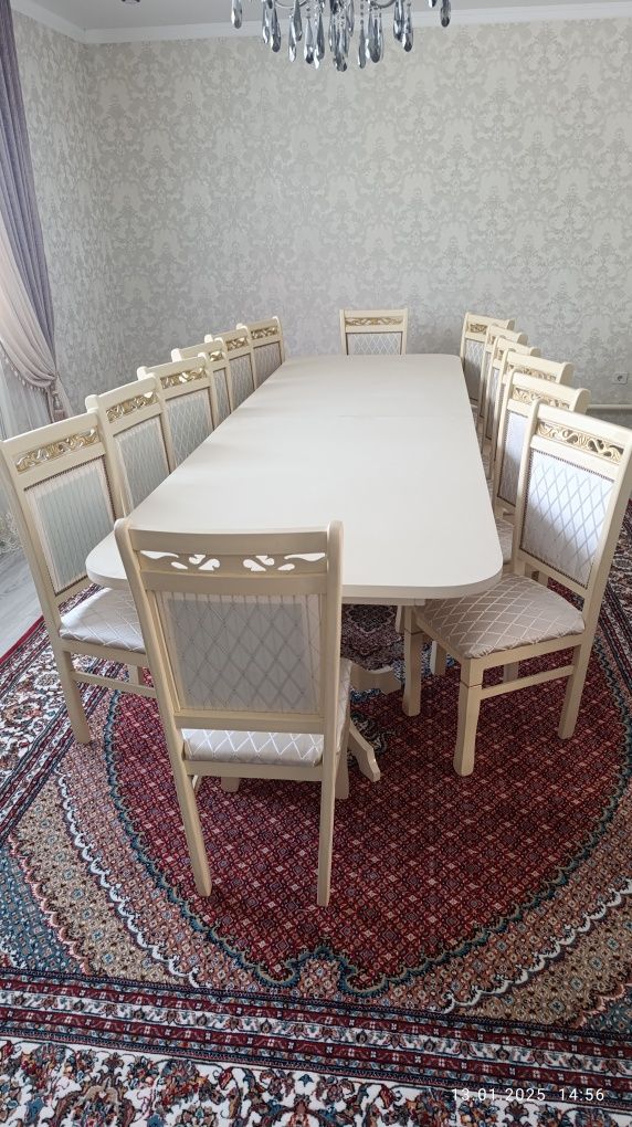 Гостинные стол стулья