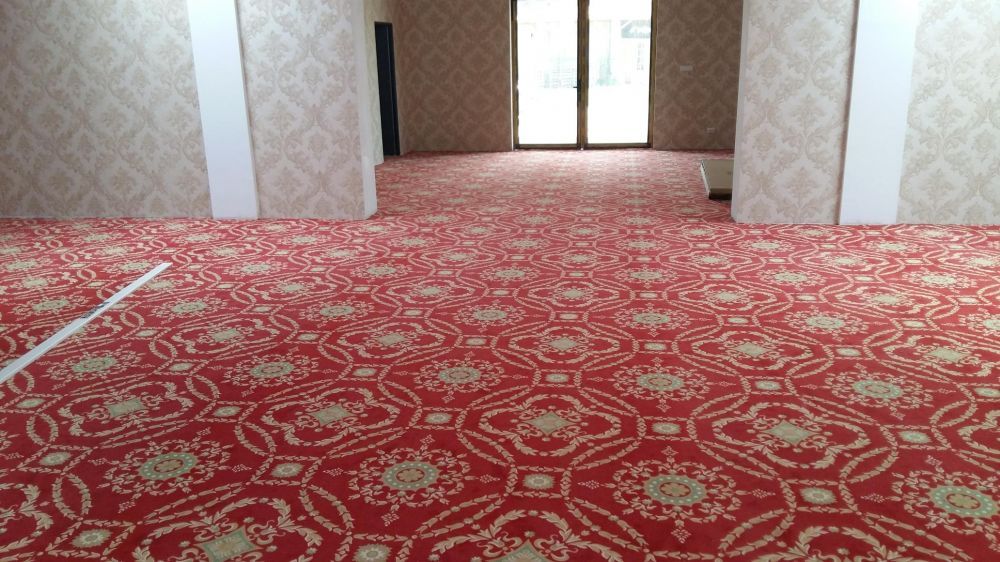 Montaj mocheta si covor Pvc,cât și curățat profesional mocheta