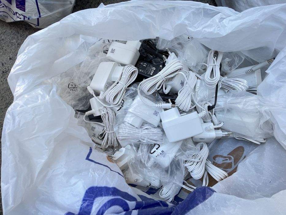 Blok pitaniya 12V 1A