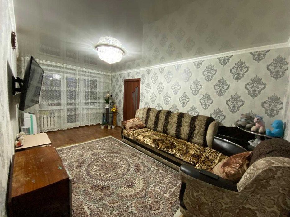 Продам 3 комн квартиру на 12мкр