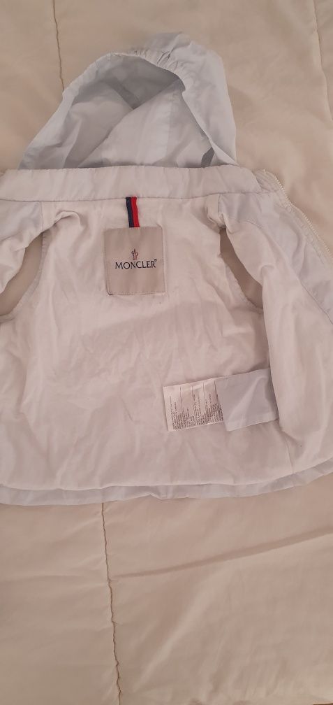 Moncler vesta predarea personala in Cluj