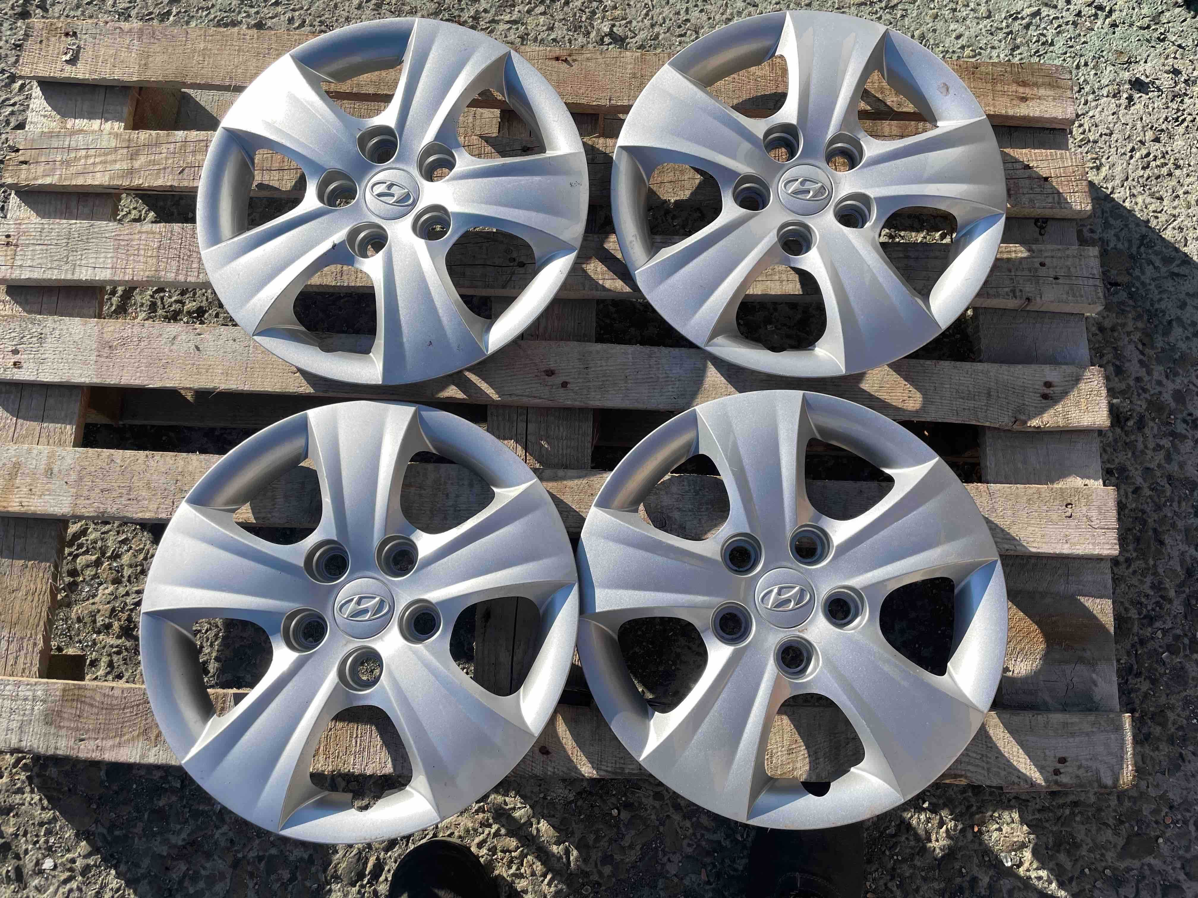 15 цола Тасове за Hyundai I30 Хюндай И30 Оригинал 52960-2R000