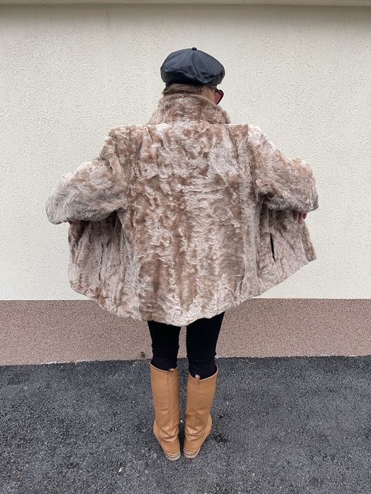 Haina de miel cu guler de vizon maro