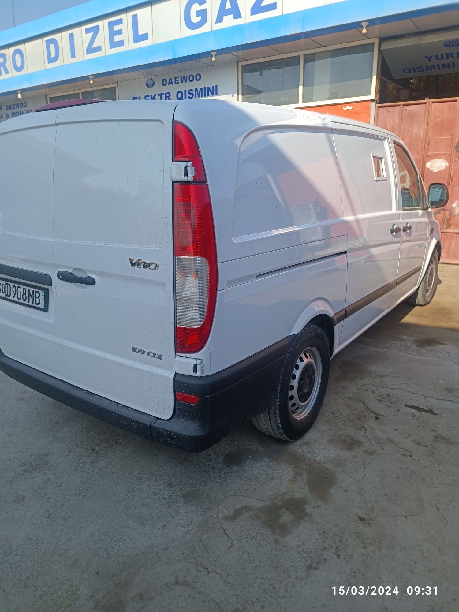 Mercedes benz vito sotiladi