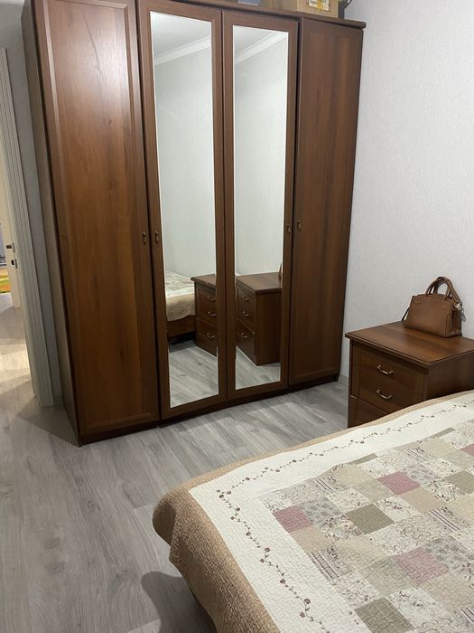 Отдам шкаф и комод