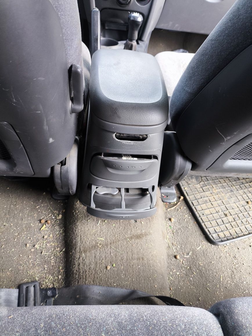 Detailing auto la domiciliu