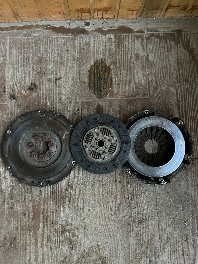 Kit Ambreiaj Disc/Placa/Volanta Renault Megane 2 1.6 16V