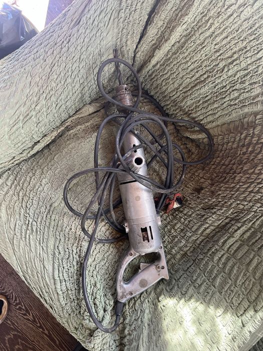 Продам элекроинструмент