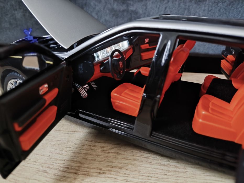 Vand macheta Rolls Royce cu sunet si lumini scara 1/18