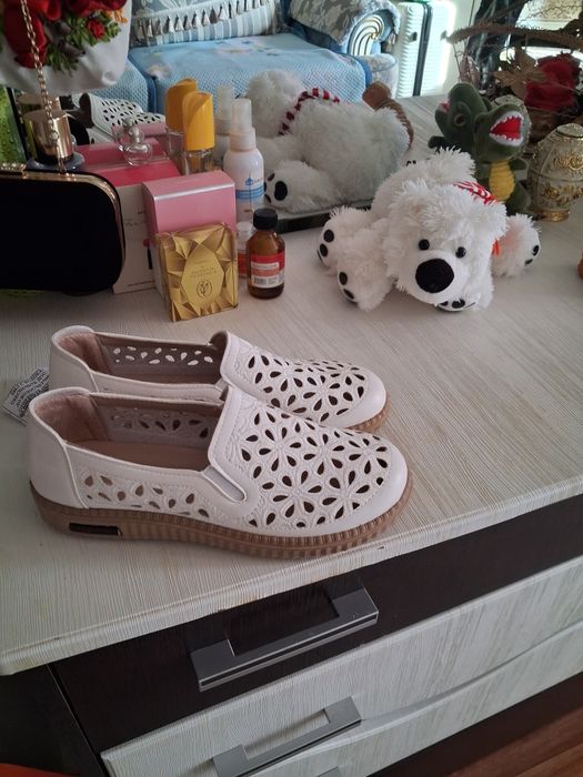 Лоферы женские новые 38.5