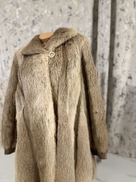 Haina din blana naturala de nutrie