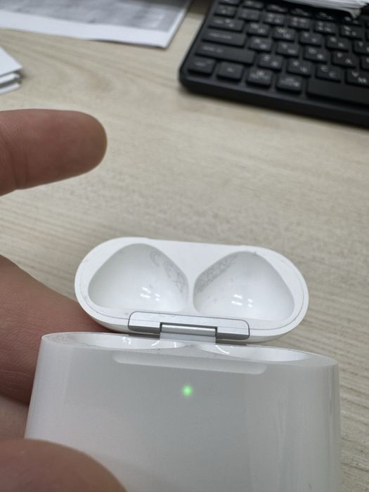 Продам кейс почти новый от наушников AirPods 4 Active Noise