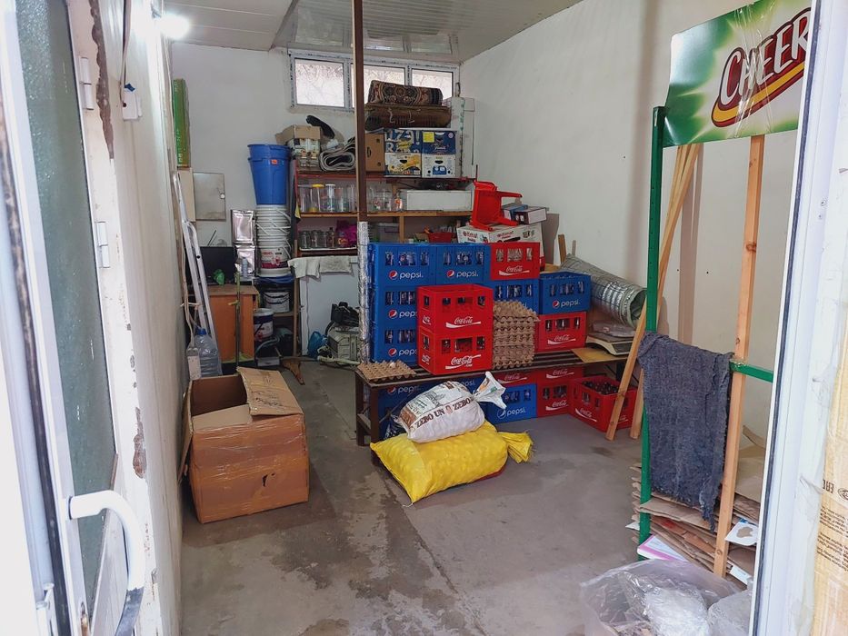 Tayyor oziq ovqat sotiladi