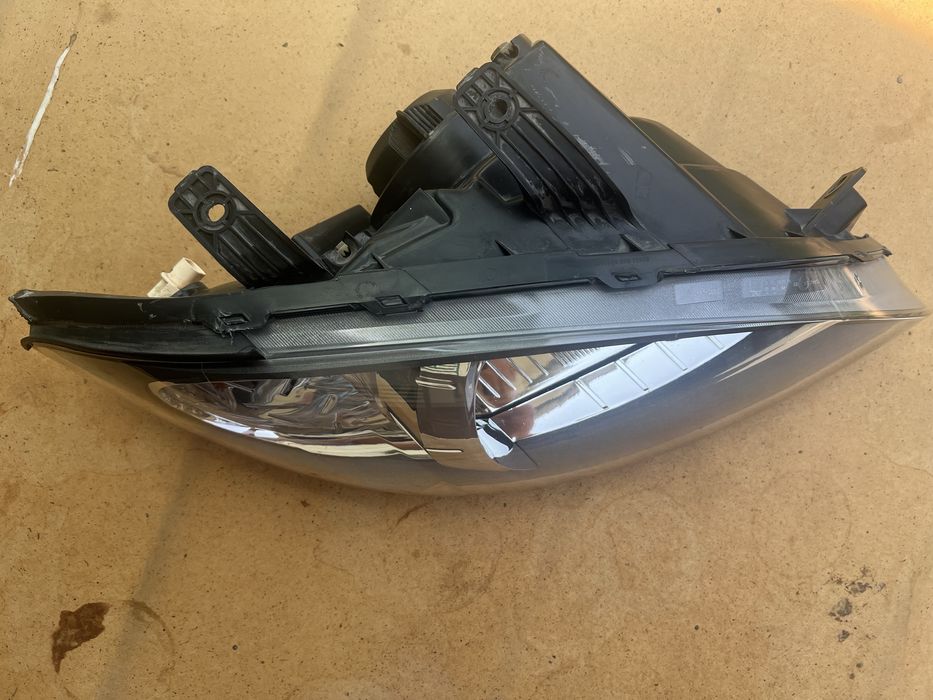 Жентра фара ўнг томон