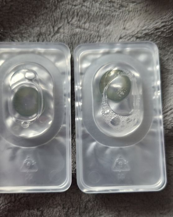 Продам линзы зелёные с диоптриями кукольный эффект