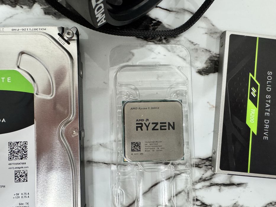 AMD Ryzen 5 + Cooler, SSD, HDD si 2 Ventilatoare