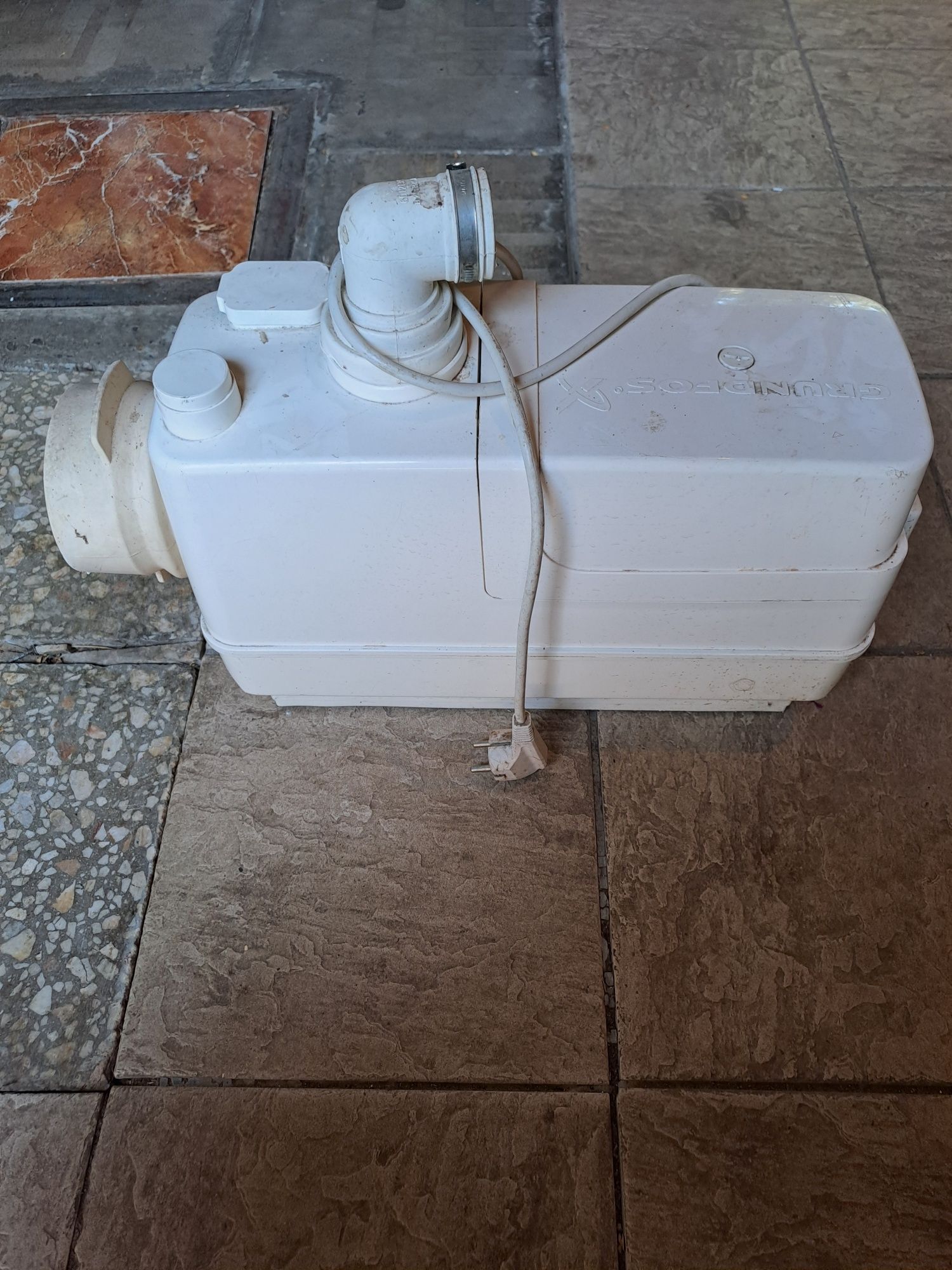 Помпа за отпадъчни вода Grundfos Sololift 2