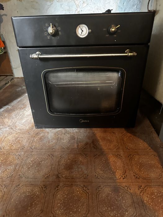 Продам духовку электрическая , в рабочем состоянии