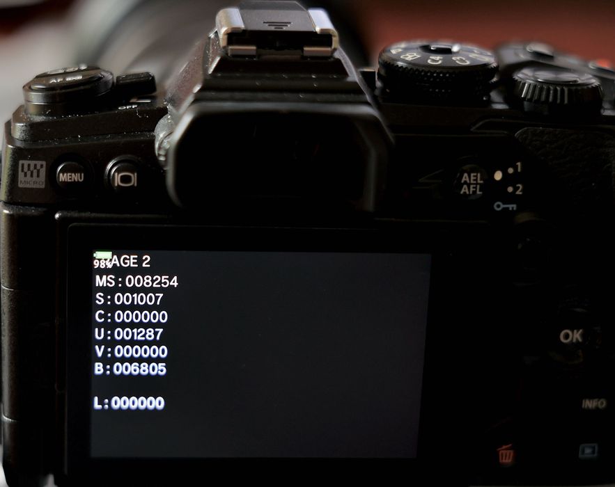 Olympus OM-D E-M1 Mark III cu 8254 cadre și obiective MFT.