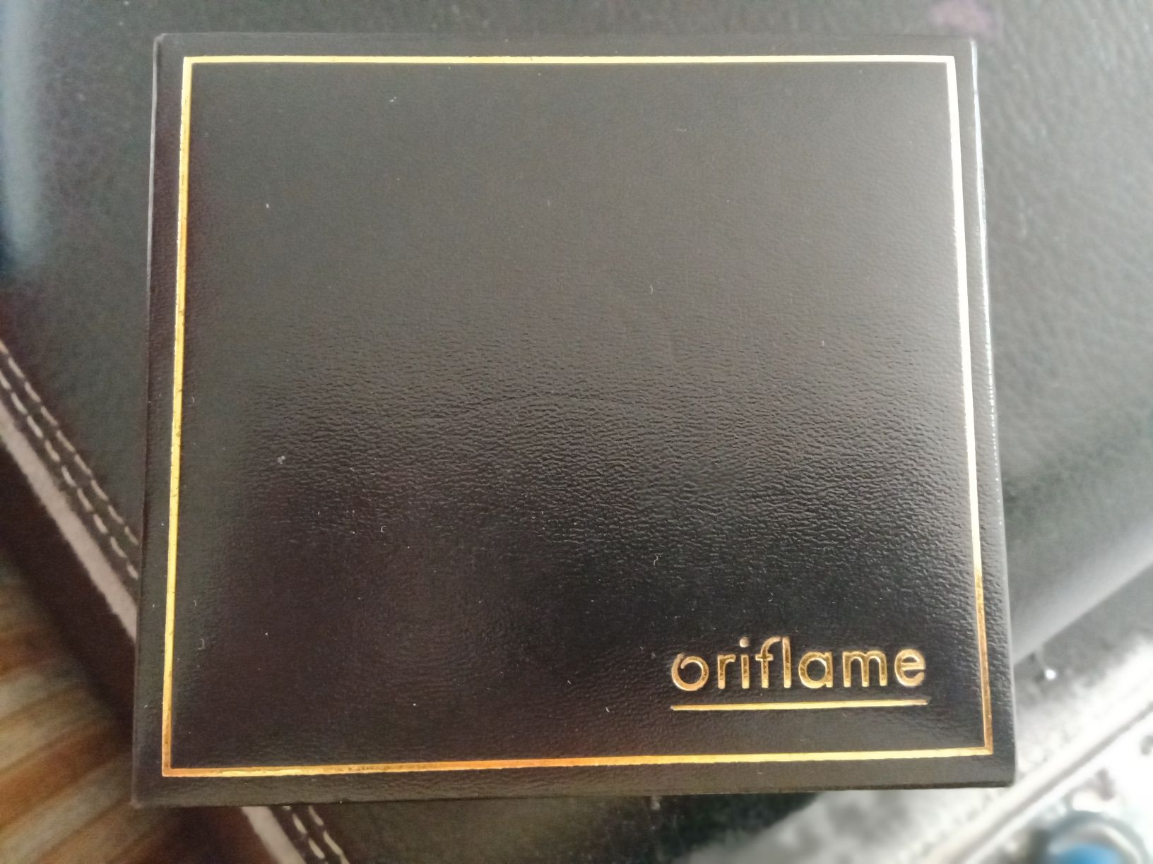 Женские наручные часы Oriflame