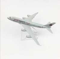 Macheta avion Qatar Airlines B747 / 16 cm / metal