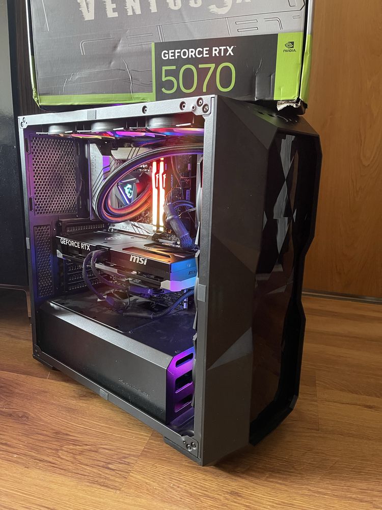 Геймърски компютър/ I7 13700K/Водно/32GB/RTX 5070 12GB GDDR7/2TB SSD