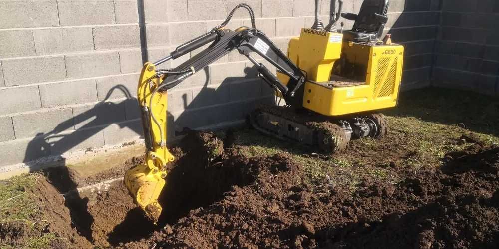 Mini excavator inchiriez fara operator ieftin