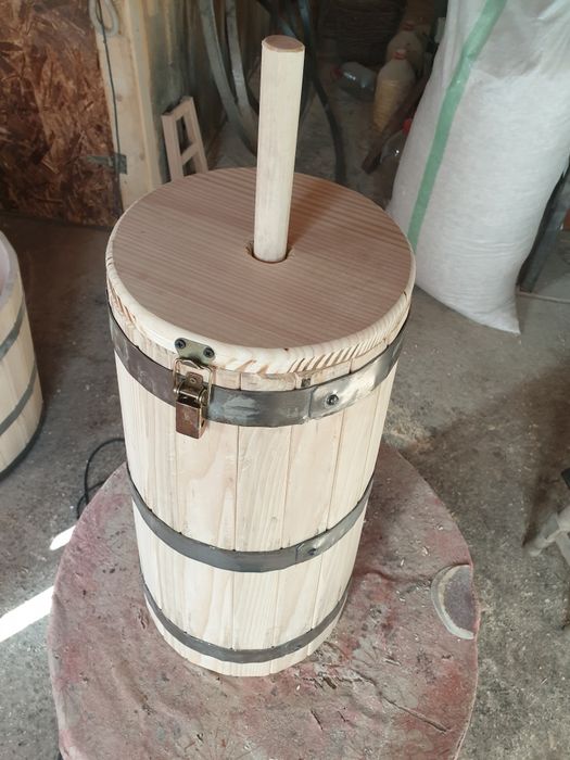 Budaci, galeti de muls, găleți fântână,  putinei unt, budaci muraturi