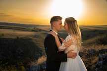 Foto-video: nuntă(ședință foto Trash the dress gratuită),botez,cununie