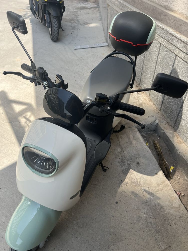Elektr skuter yema q6
