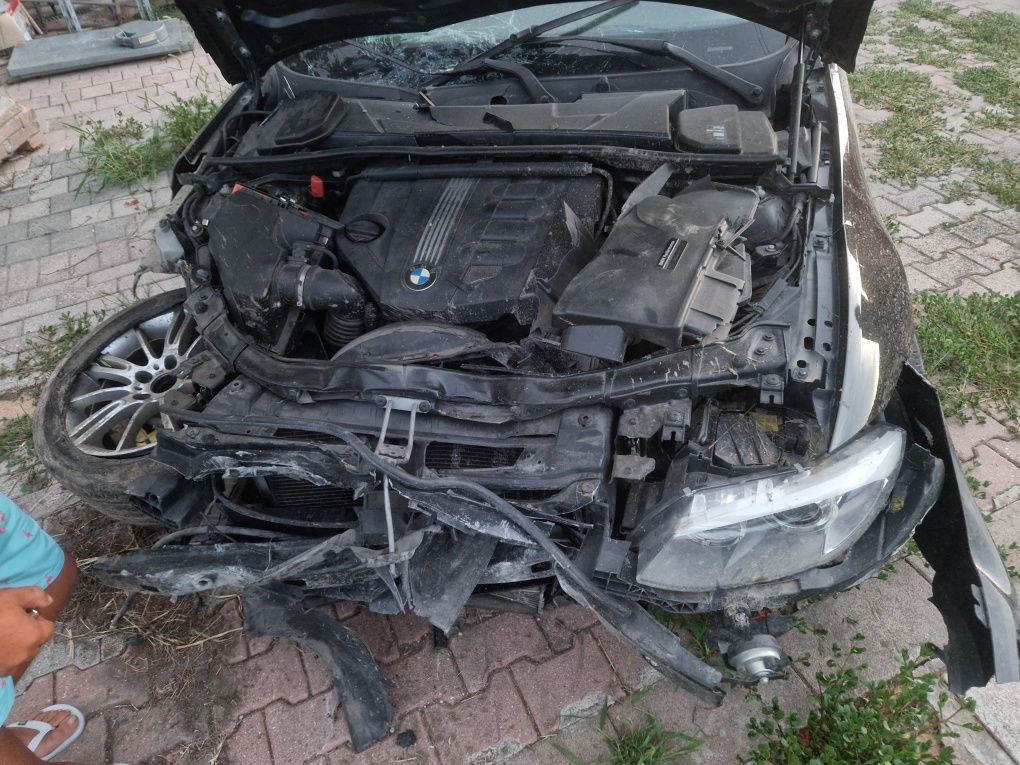 Vand bmw e93 320 184cp an 2011 m pachet fabrica