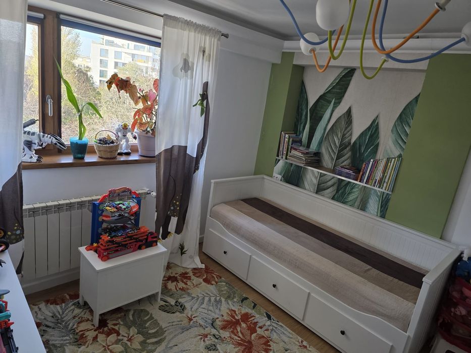 Închiriez apartament 4 camere Faleză Nord, cu vedere la mare