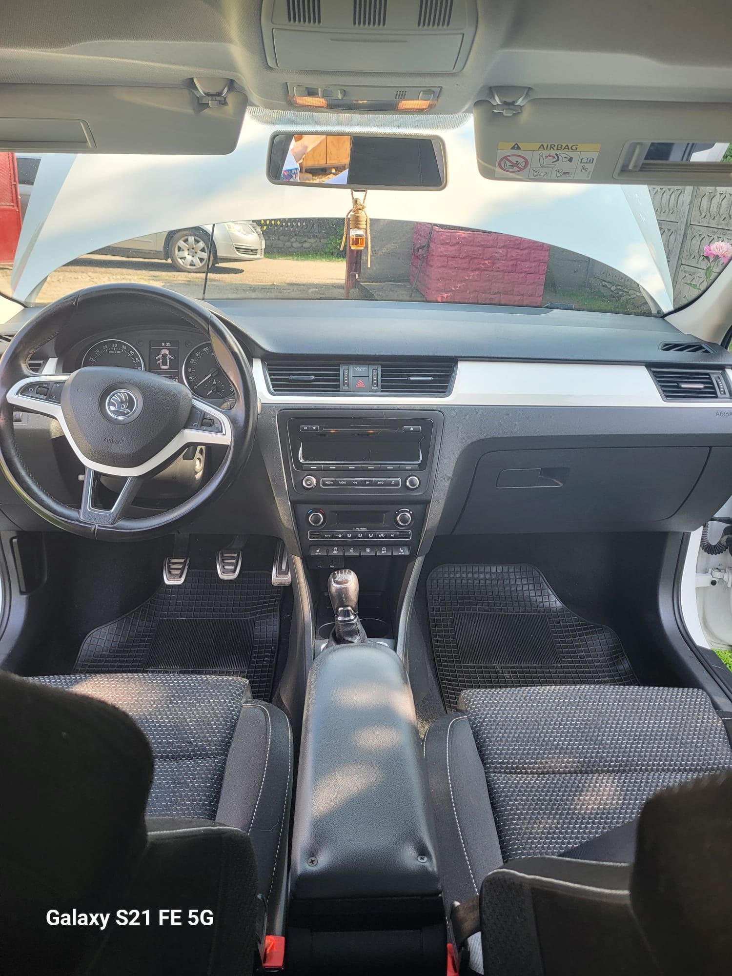Vând Skoda Rapid
