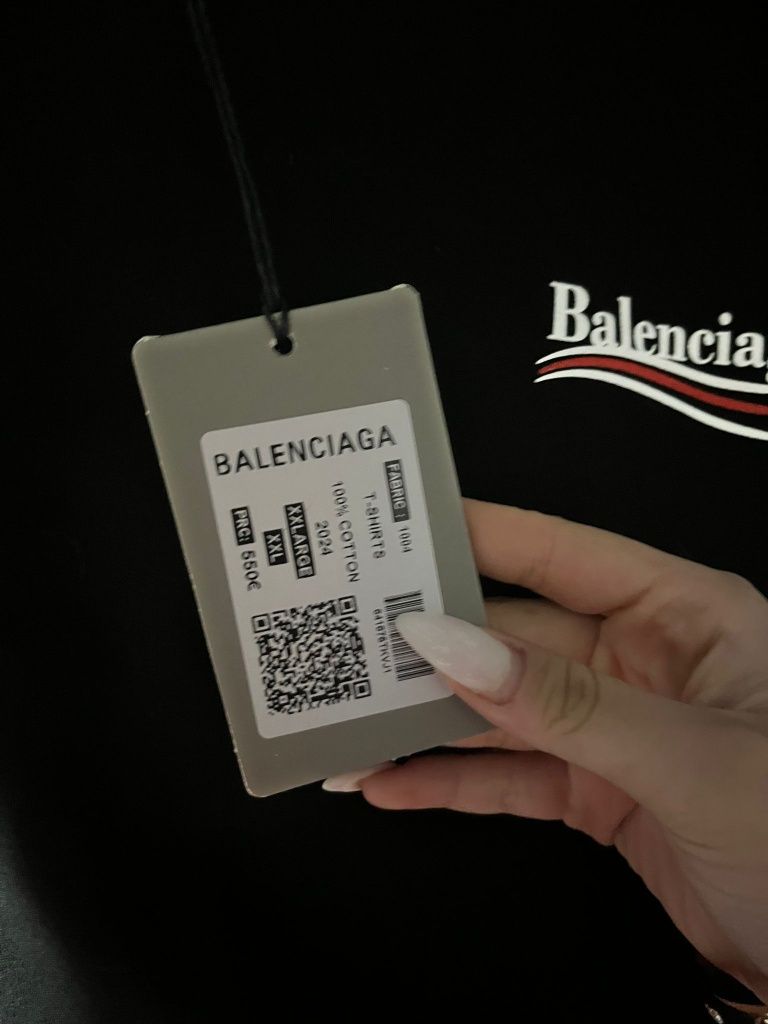 BALENCIAGA оргинална мъжка тениска.