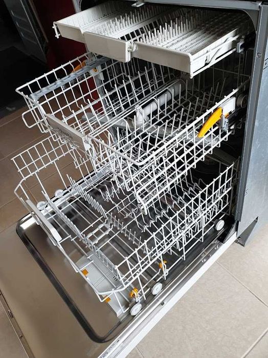 Съдомиялна Miele G5000 Active - 14 Комплекта - Частично Вграждане