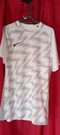 Vand tricou Nike dry fit prima generatie