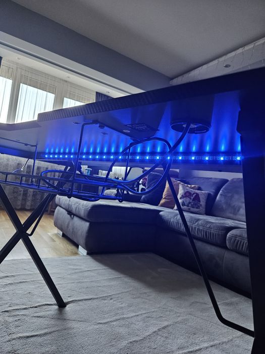 Гейминг бюро, черно