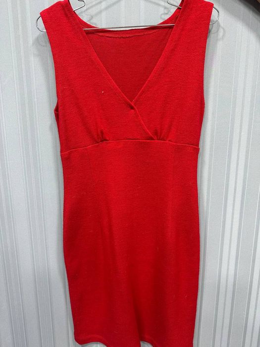 Женские красные платья